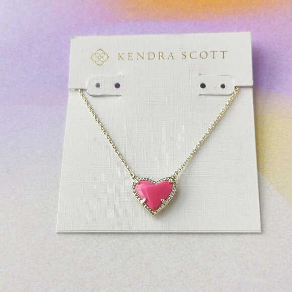 Kendra Scott Ari Heart Gold Neon Pink Necklace New - Picture 1 of 3